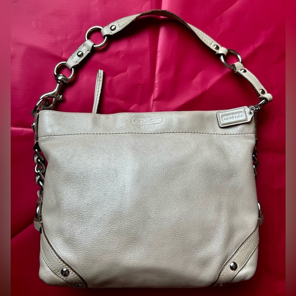Coach Cream Leather Shoulder Bag - Picture 3 of 12